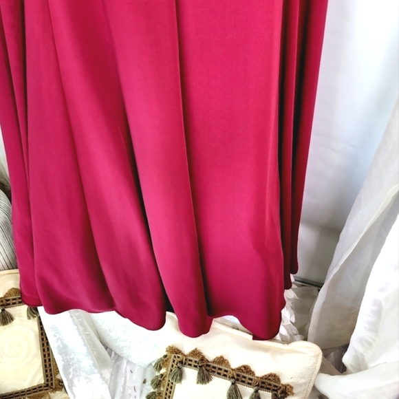 Forever New size 12 red satin maxi dress with full drape wide skirt - Picture 12 of 15